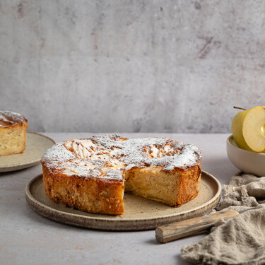Tarta francesa de manzana y almendra, el pastel más fácil de hacer para tener algo dulce en la mesa