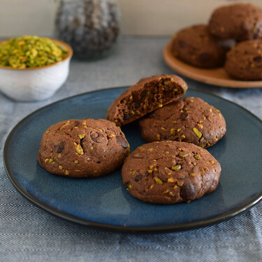 Cookies de chocolate, cacao y pistachos: una receta fácil por la que merece la pena encender el horno