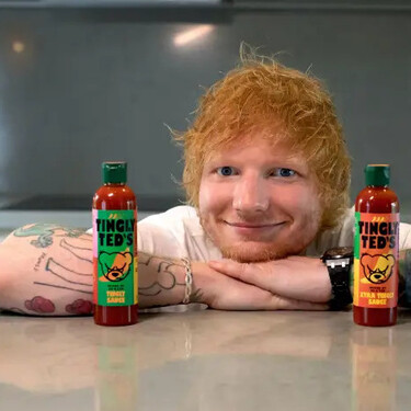 Ed Sheeran lanza su marca de salsas picantes, un kétchup "spicy" que combina con todo y que además es vegana