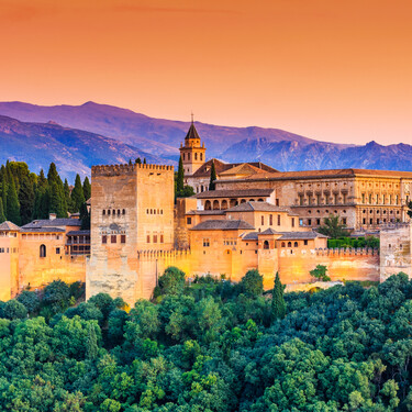 Gastroguía de Granada: qué comer en la ciudad de La Alhambra y qué restaurantes no debes perderte, además de sus tapas
