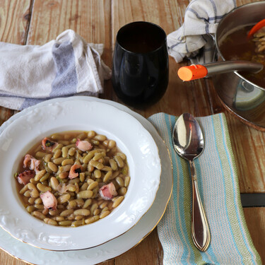 Verdinas con pulpo, receta fácil del elegante plato de cuchara asturiano