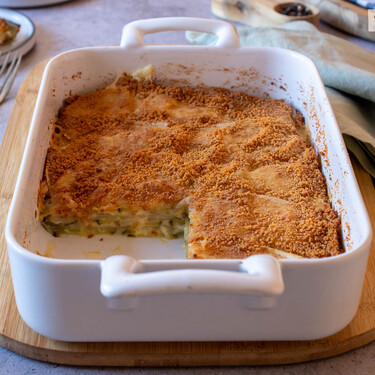 Cómo hacer parmigiana bianca de calabacín y patata, una vuelta de tuerca a la tradicional receta italiana