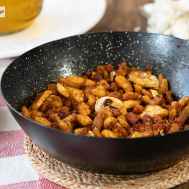 La mejor receta de migas de pan con chorizo, un clásico tan potente como tradicional