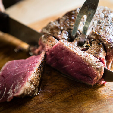 El termómetro para carne más vendido de Amazon nos ayuda a dejar hasta las piezas más gordas en su punto