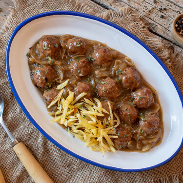 Albóndigas con queso y salsa de cebolla: después de ver esta receta no vas a querer hacerlas de ninguna otra manera