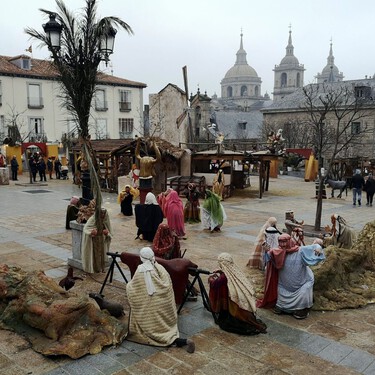 Así es el espectacular belén monumental que viste en Navidad las calles de este pueblo de Madrid Patrimonio de la Humanidad