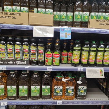 Estos son los supermercados donde más y menos ha subido el precio del aceite de oliva virgen extra 