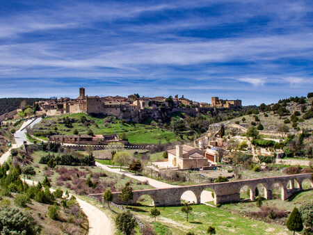 Este pueblo medieval de película está solo a hora y media de Madrid: la mejor escapada de fin de semana