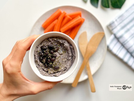 Paté de frijoles negros, un entrante con inspiración mexicana ideal para el picoteo del finde