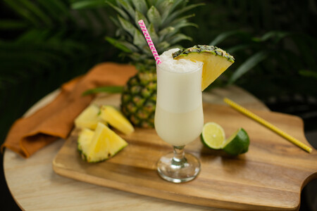 Piña colada: receta del cóctel de ron más emblemático (y refrescante)