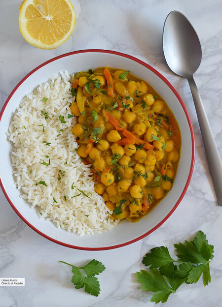 Curry de garbanzos con mango